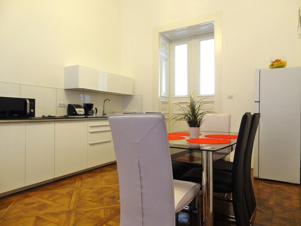 Erzsebet Boulevard Apartment Budapest Exteriör bild